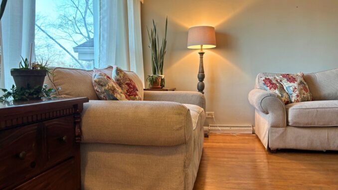 Book a private room in our Oak Lawn IL Furnished Rental House and enjoy our shared space amenities with other medical students and graduates working on USMLE.